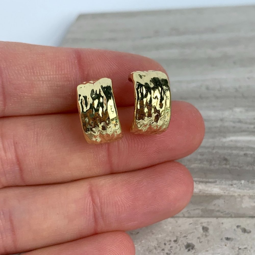 NEW~ Anthropologie Molten Gold Huggie Hoop Earrings - Picture 2 of 11